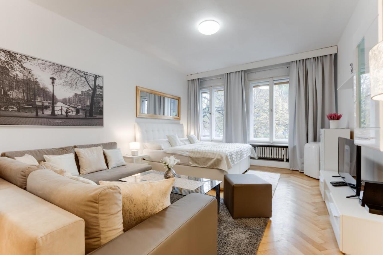 Exclusive Riverside Apartment In The Heart Of Prag Eksteriør billede