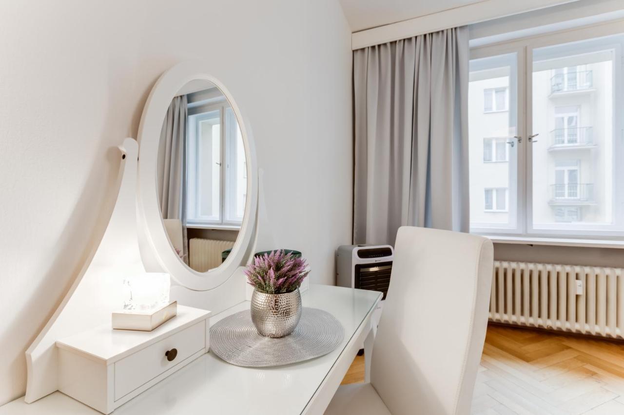 Exclusive Riverside Apartment In The Heart Of Prag Eksteriør billede