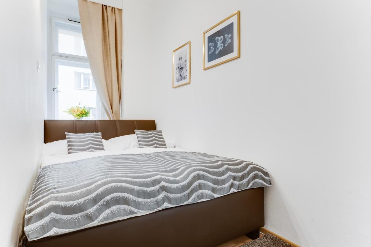 Exclusive Riverside Apartment In The Heart Of Prag Eksteriør billede