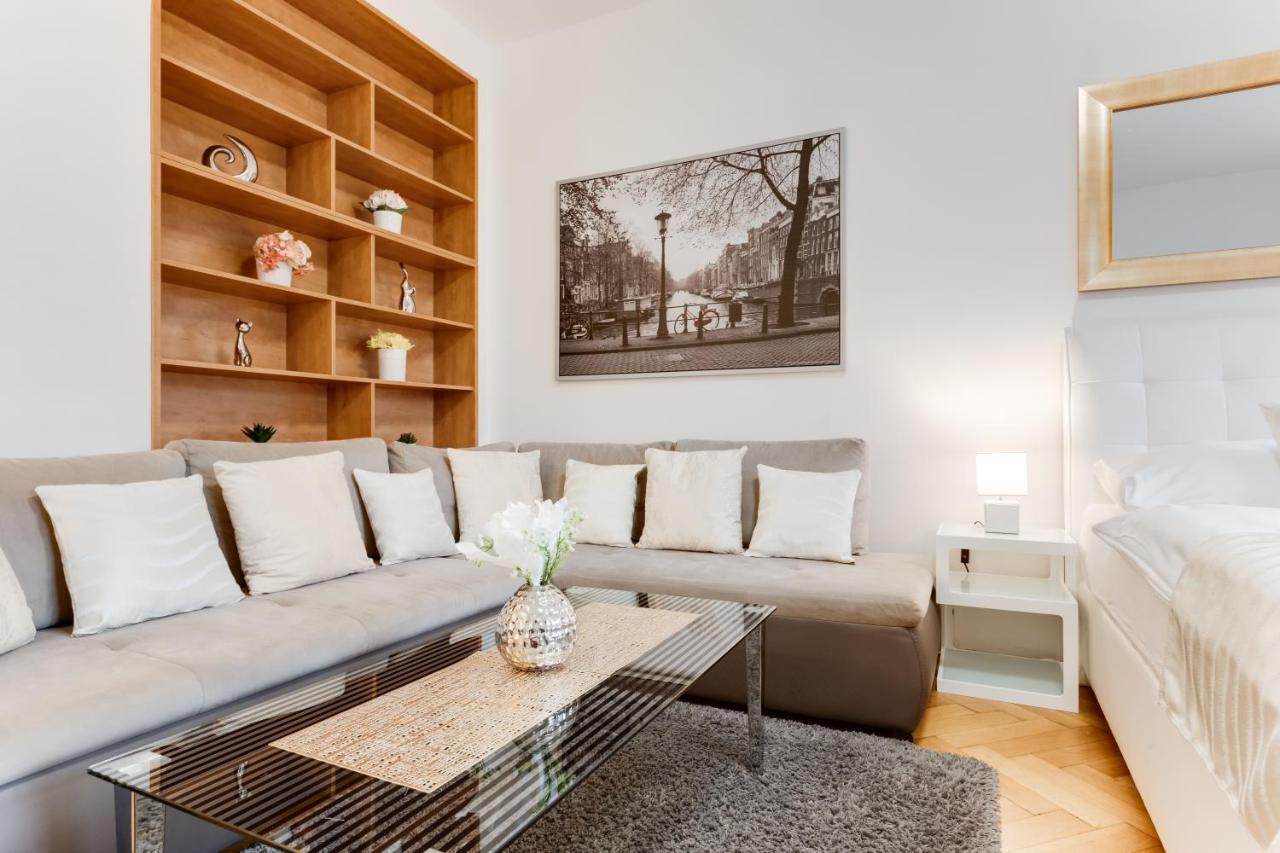 Exclusive Riverside Apartment In The Heart Of Prag Eksteriør billede