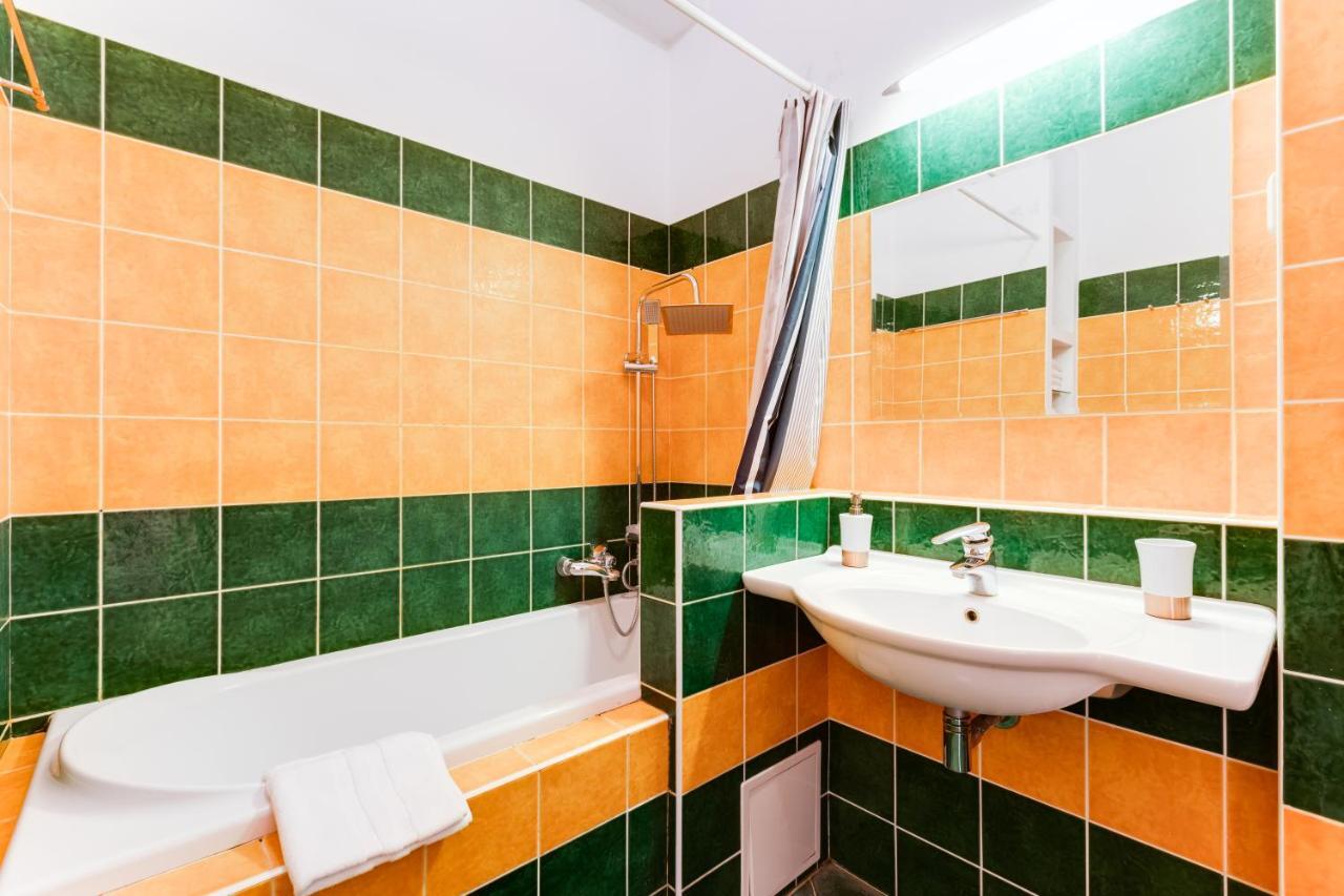 Exclusive Riverside Apartment In The Heart Of Prag Eksteriør billede